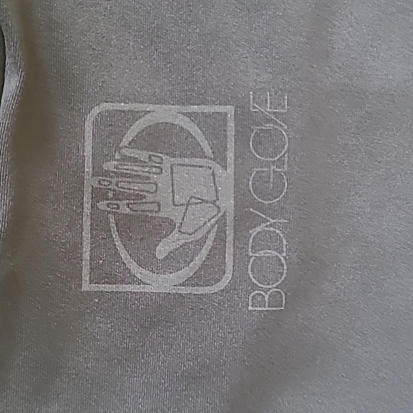NWT Body Glove Loose Fit Rashguard - Picture 5 of 6